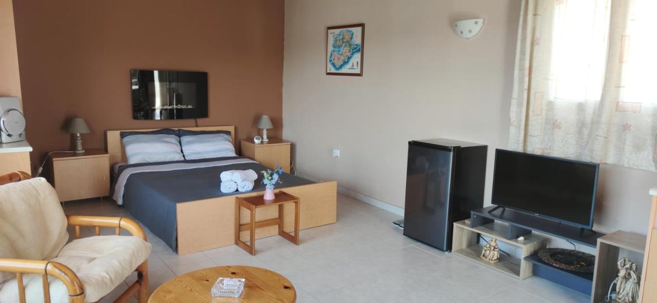 Penthouse Studio Next To The Sea Đảo Đảo Salamis Ngoại thất bức ảnh