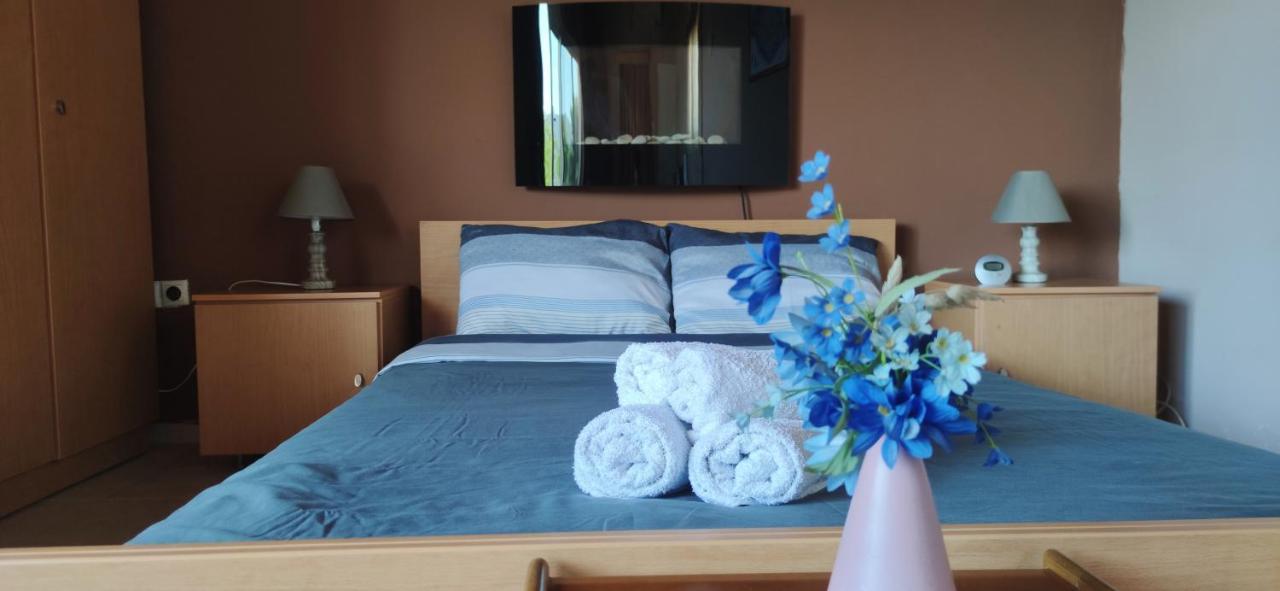 Penthouse Studio Next To The Sea Đảo Đảo Salamis Ngoại thất bức ảnh