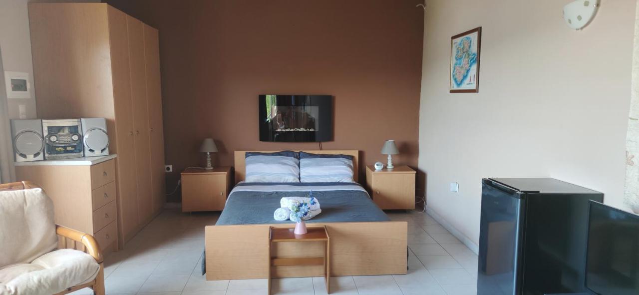 Penthouse Studio Next To The Sea Đảo Đảo Salamis Ngoại thất bức ảnh